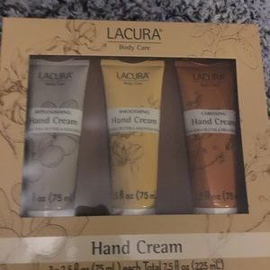 New in box beautiful hand cream